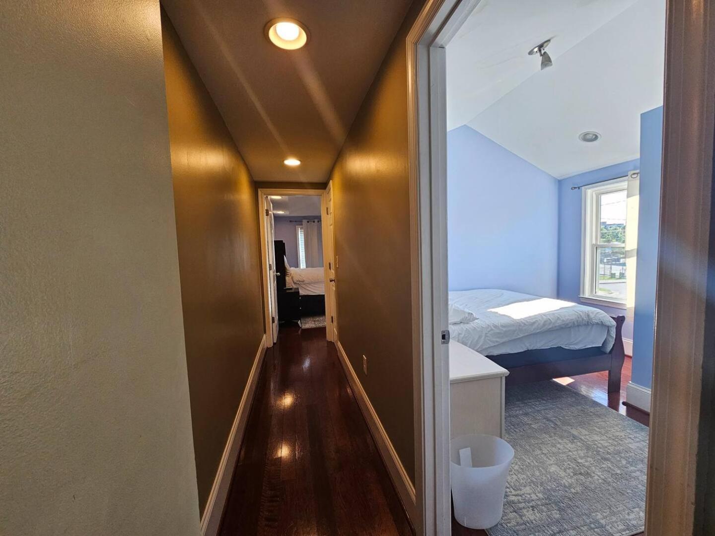 Two Story Queen Primary Towson Luaran gambar